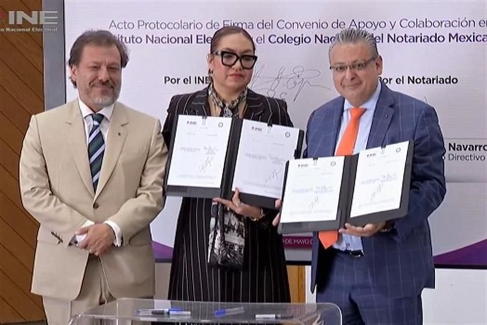 El INE realizó una firma con agrupación de notarios que apoyarán la promoción de la elección judicial, así como la certificación de cómputos de votos.