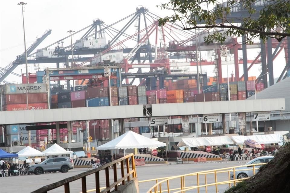 Pérdidas por paros de labores de trabajadores vinculados a la Aduana del Puerto de Manzanillo, entre el 12 y 16 de mayo, sumarían 150 mdd.