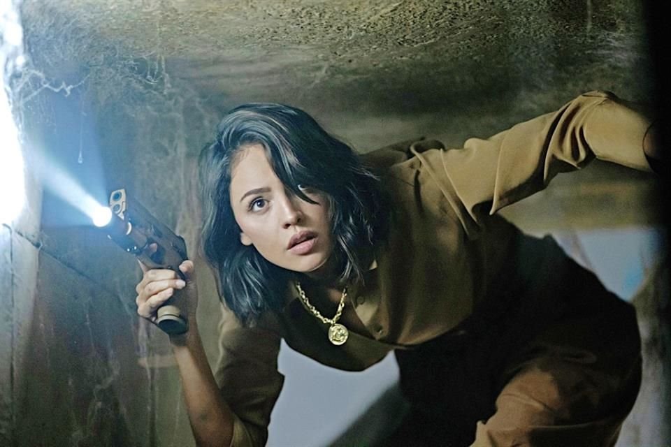 Eiza González es una guardiana de la Fuente de la Juventud.