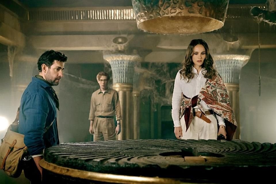 John Krasinski y Natalie Portman interpretan a unos hermanos en esta aventura.