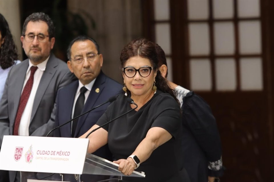 Tras lamentar asesinato de su secretaria particular y un asesor, Brugada dijo que su Gobierno seguirá lucha implacable contra inseguridad.