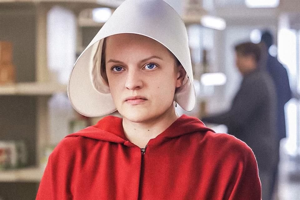 Moss, quien dirigió el episodio 9, comentó que le pidió a Wendy Hallam Martin, editora de 'El Cuento de la Criada', para pedirle que añadiera una canción de Swift al episodio.