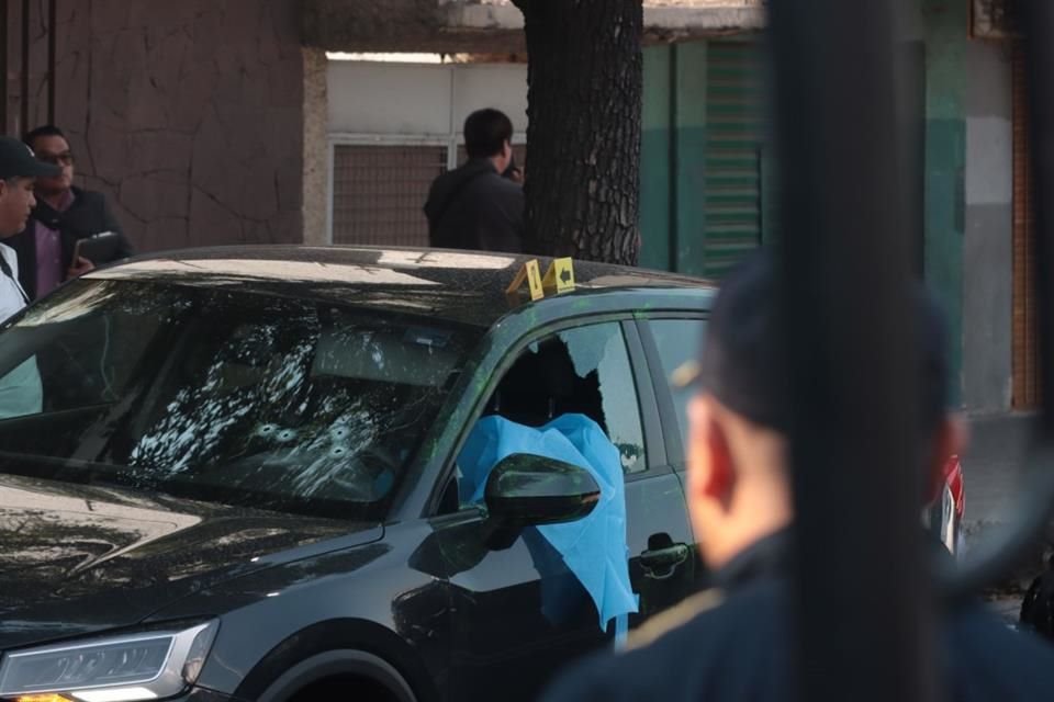Esta mañana, un sujeto asesinó a balazos a la secretaria particular y asesor personal de la Jefa de Gobierno Clara Brugada.