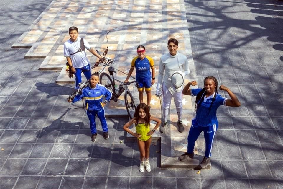 Arriba: Osvaldo Ramírez, arquero; Fernanda Figueroa, ciclista; Erick Galván, esgrimista. Abajo: Luisa Márquez, tiradora; Aldara Pérez, clavadista; Kendra Duaney, lanzadora de bala y disco.