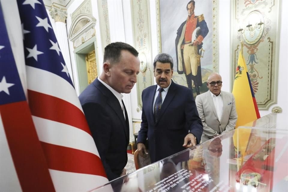 El Presidente Nicolás Maduro con el enviado especial de Donald Trump Richard Grenell, en el palacio presidencial de Miraflores, el 31 de enero del 2025.