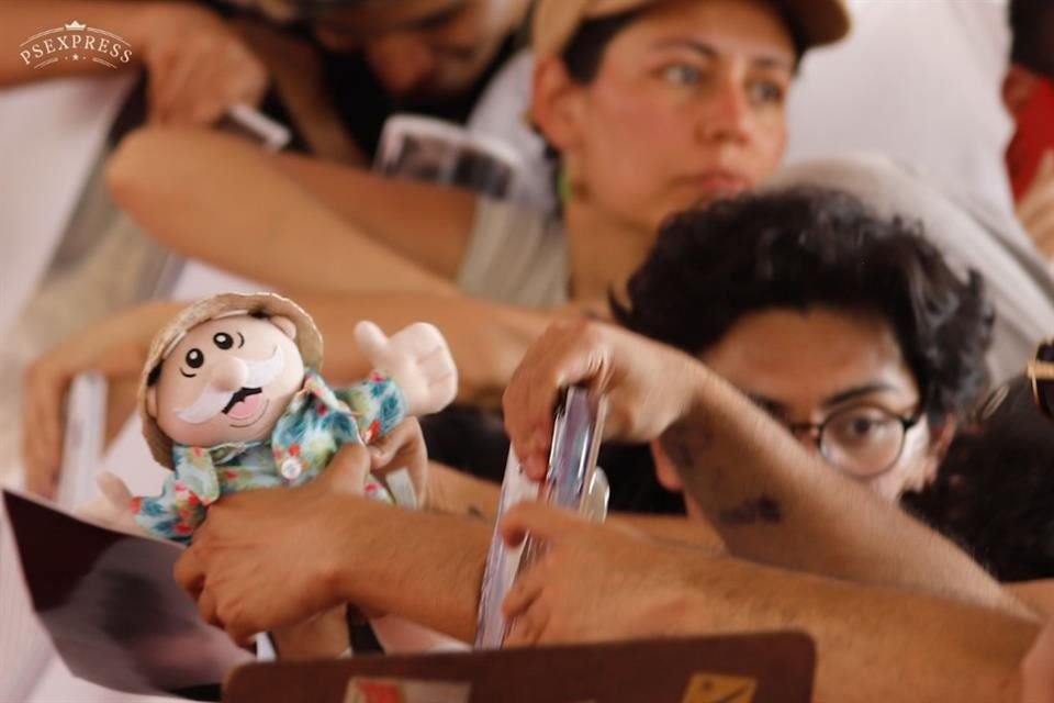 El clásico Doctor Simi para regalarle a los invitados de Hollywood no podía faltar.