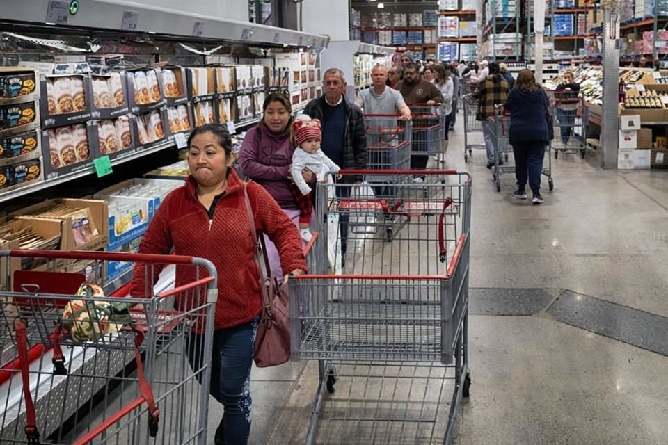 Los ingresos del comercio minorista en México crecieron 1.23 por ciento trimestral en enero-marzo pasado.