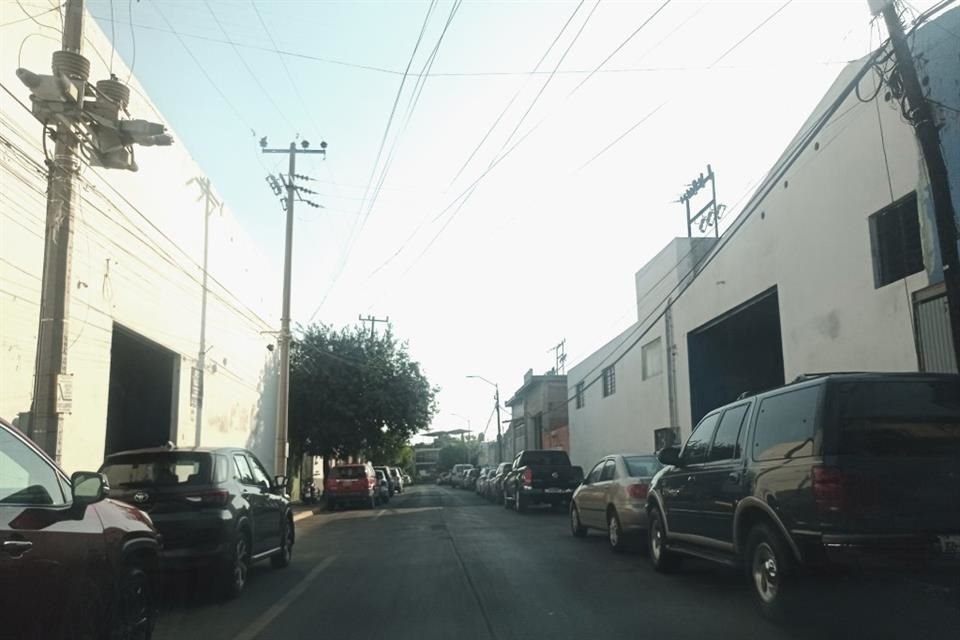 La balacera se desató ayer en la Colonia Postes Cuates, cuando autoridades intentaban cumplimentar una orden de aprehensión.
