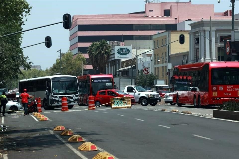 Los inconformes cerraron los carriles centrales, desde Chapultepec hasta la zona del Metro Hidalgo