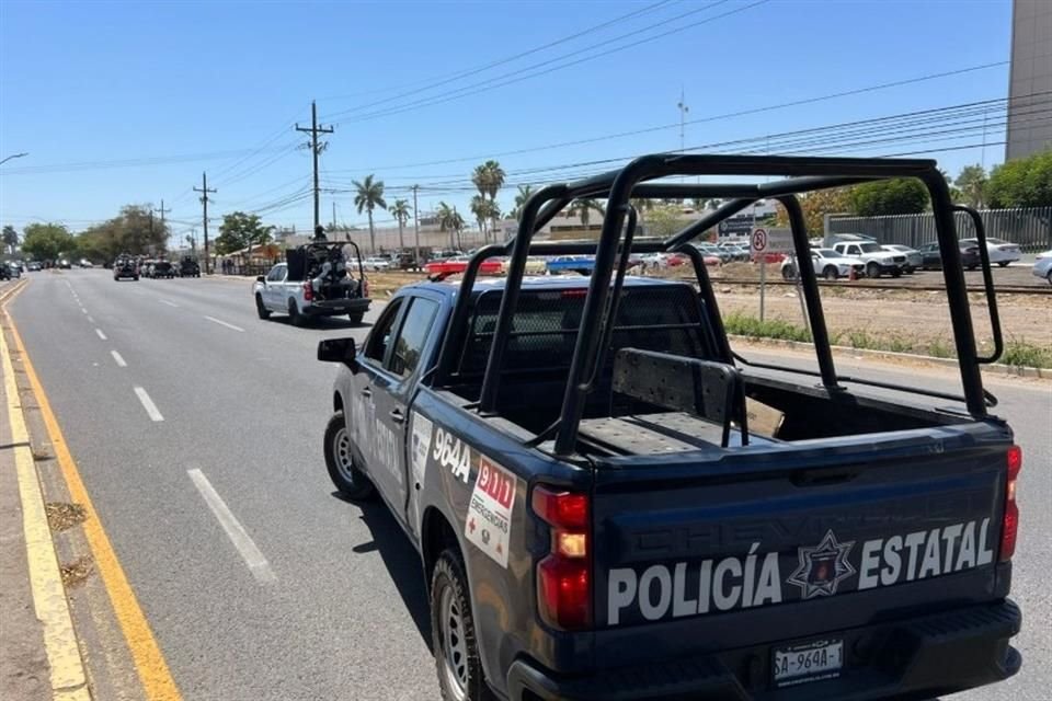 Autoridades estatales y federales resguardan el penal de Aguaruto, en Culiacán, tras intensa balacera.
