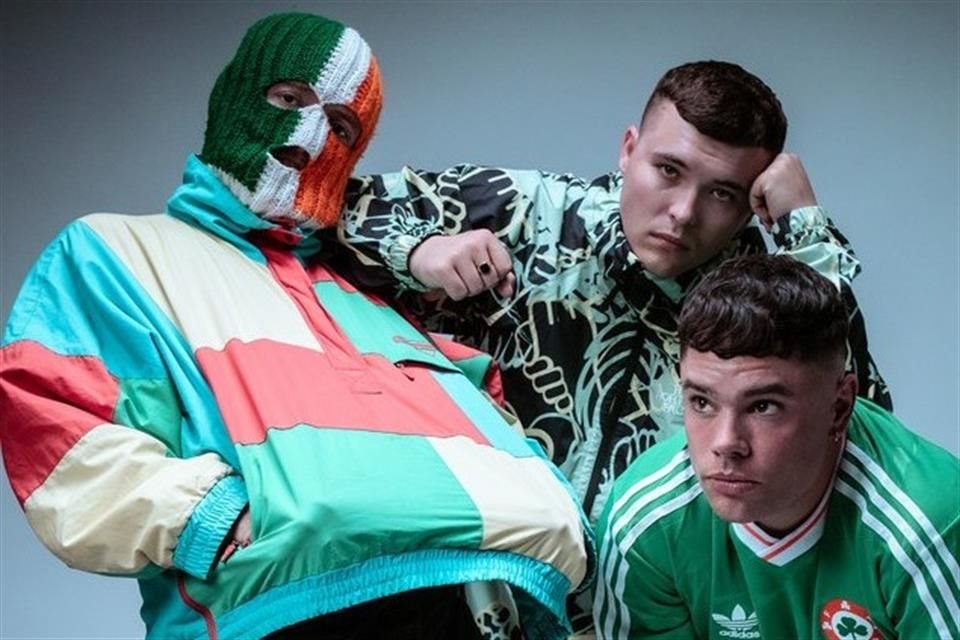 Liam Óg Ó hAnnaidh, integrante del grupo irlandés de hip-hop Kneecap, fue acusado formalmente de terrorismo tras polémica en concierto.