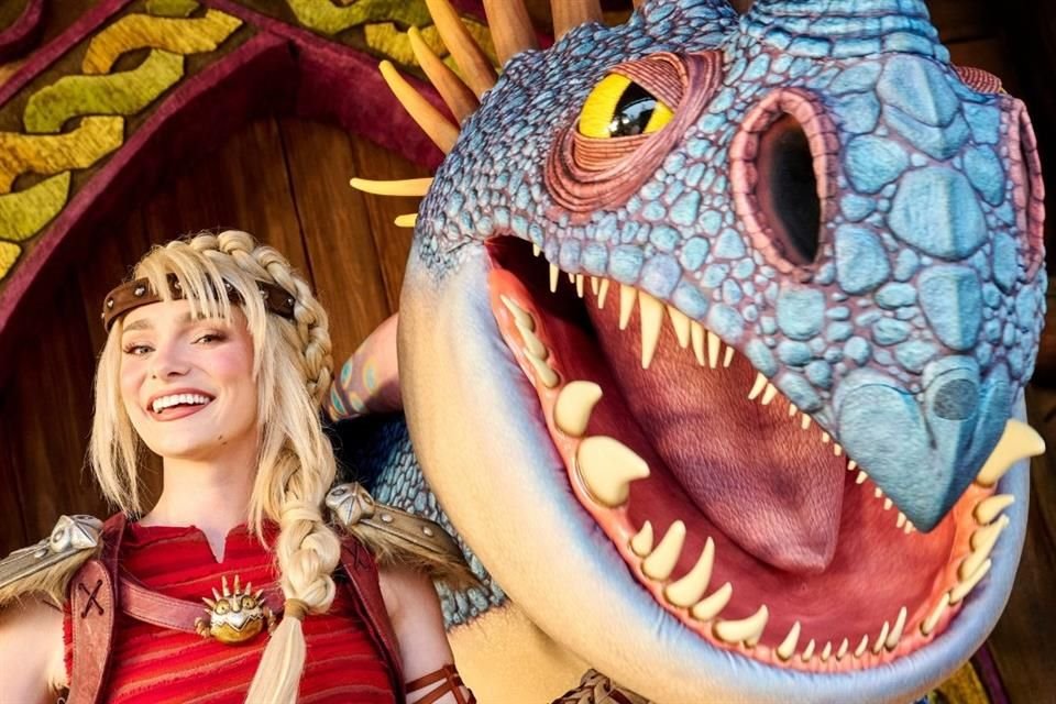 Dragones animatrónicos y otras criaturas atrapan a los visitantes.