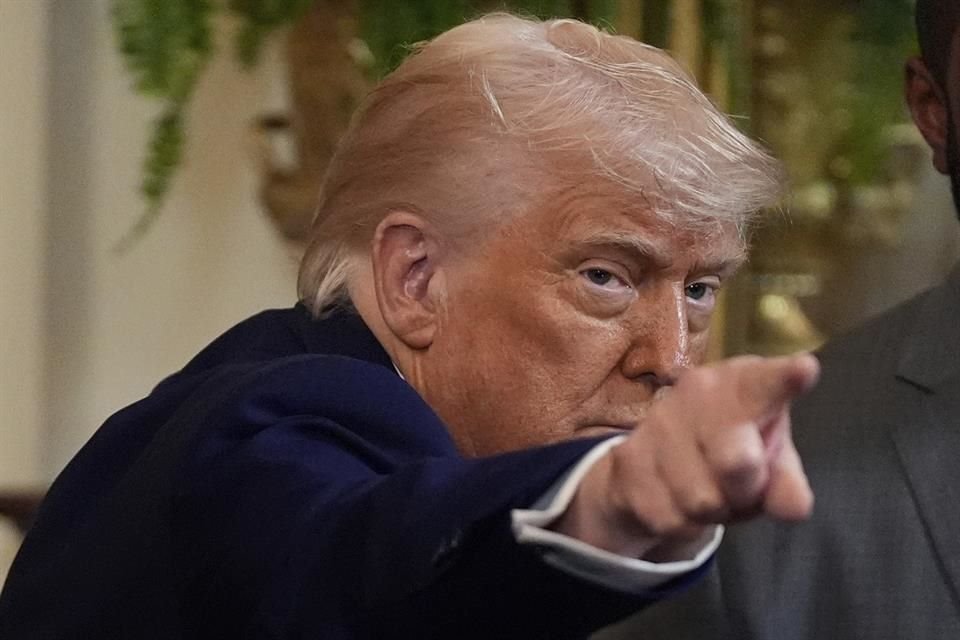 El Presidente Donald Trump a su salida de una reunión en la Casa Blanca, el 21 de mayo del 2025.
