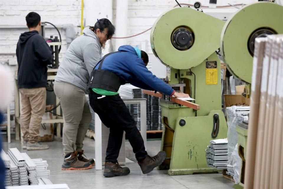 La reducción de la jornada laboral de 48 a 40 horas por semana debe ser gradual y por sector o tamaño de empresa, alertó IP de Jalisco.