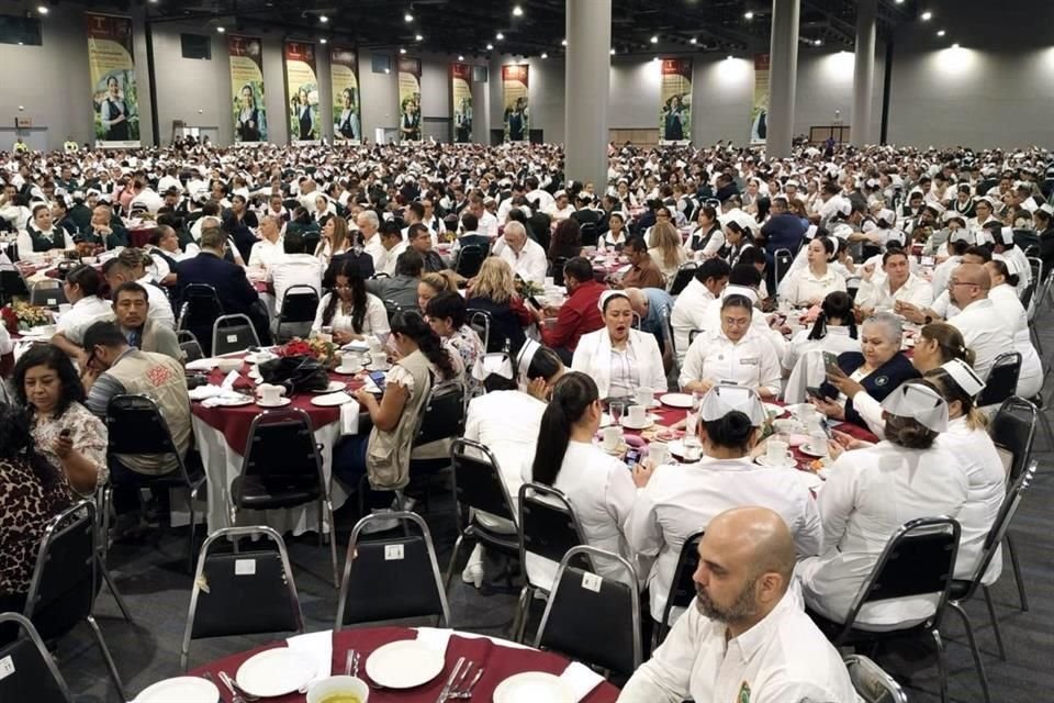 El festejo por el Día de la Enfermería se llevó a cabo en el Centro de Convenciones de Reynosa.