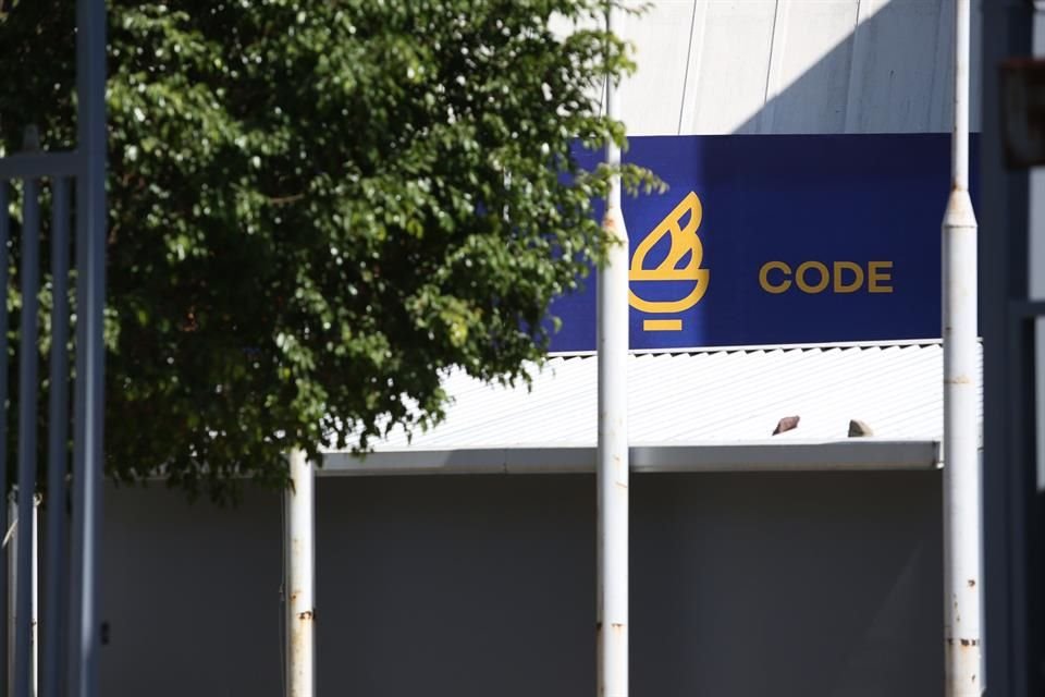El operativo lo realizan en cerca de 15 recintos, entre ellos el Centro Acuático en el Parque Metropolitano, las sedes del CODE en Avenida Alcalde y en Av. Marcelino Barragán.