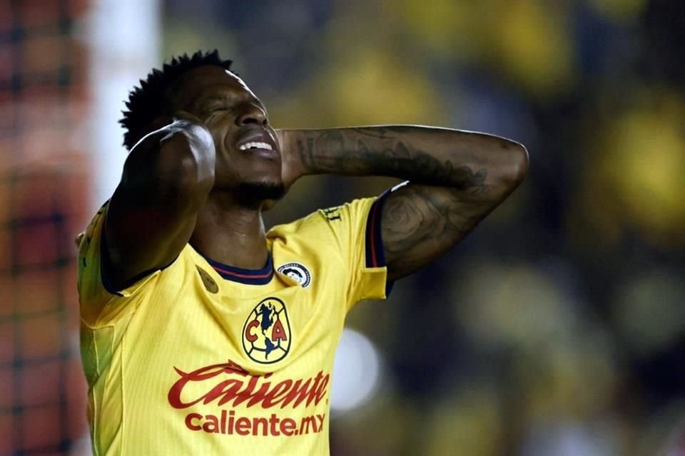 Cristian Borja fue protagonista de la jugada más clara en la primera parte.