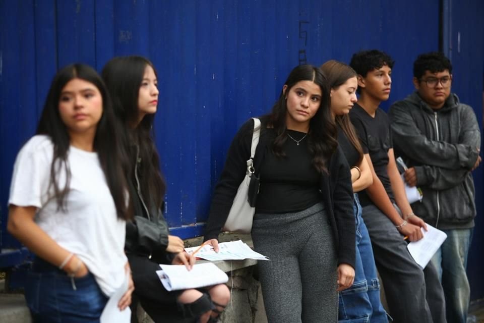 Un total de Un total de 75 mil 199 jóvenes buscan un lugar en los bachilleratos de la UdeG.