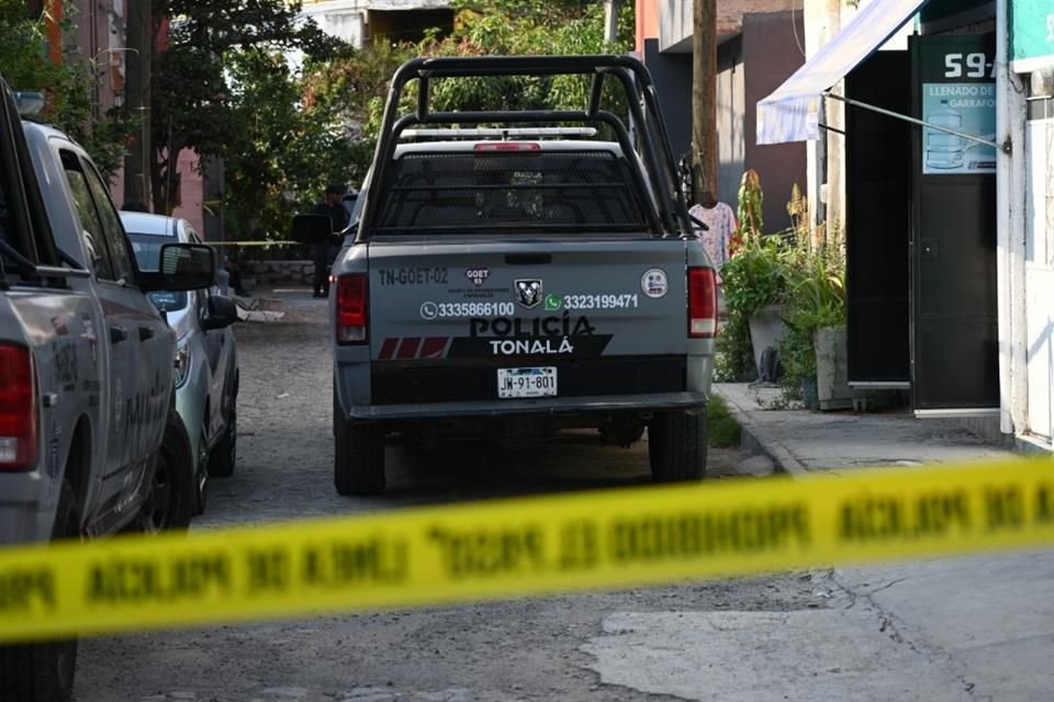 El hombre asesinado tenía aproximadamente 25 años.