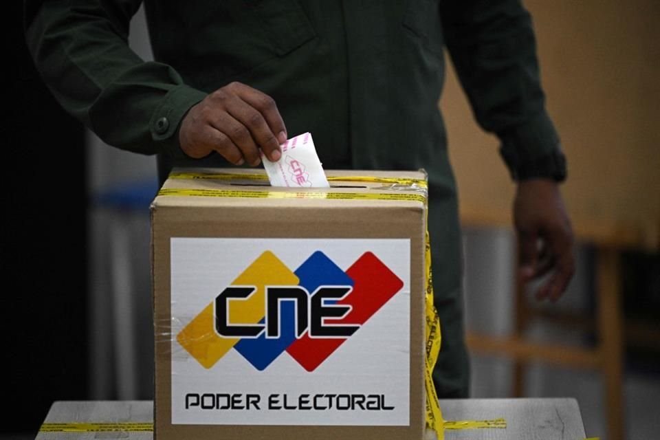 Venezuela elige este domingo a Gobernadores de estados y parlamentarios en comicios con poca participación y sin oposición.