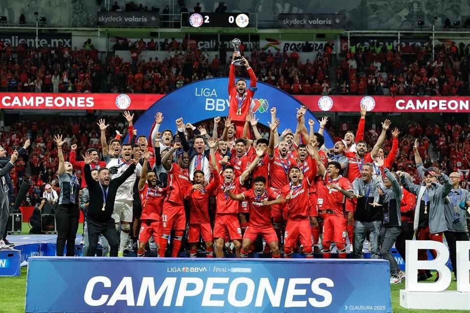 Los Diablos alzaron su título número 11 de Liga MX y rompieron una sequía de 15 años.