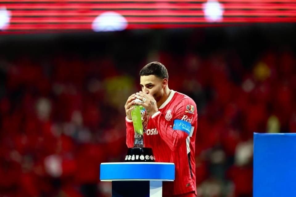 Alexis Vega declaró que quería darle el broche de oro al Clausura 2025 y regresó al Toluca con la única misión de levantar el trofeo de campeón.