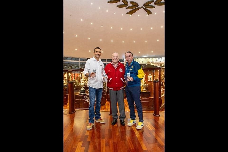 Corona y el fútbol unen a Diez, Azcárraga y Cocenzo