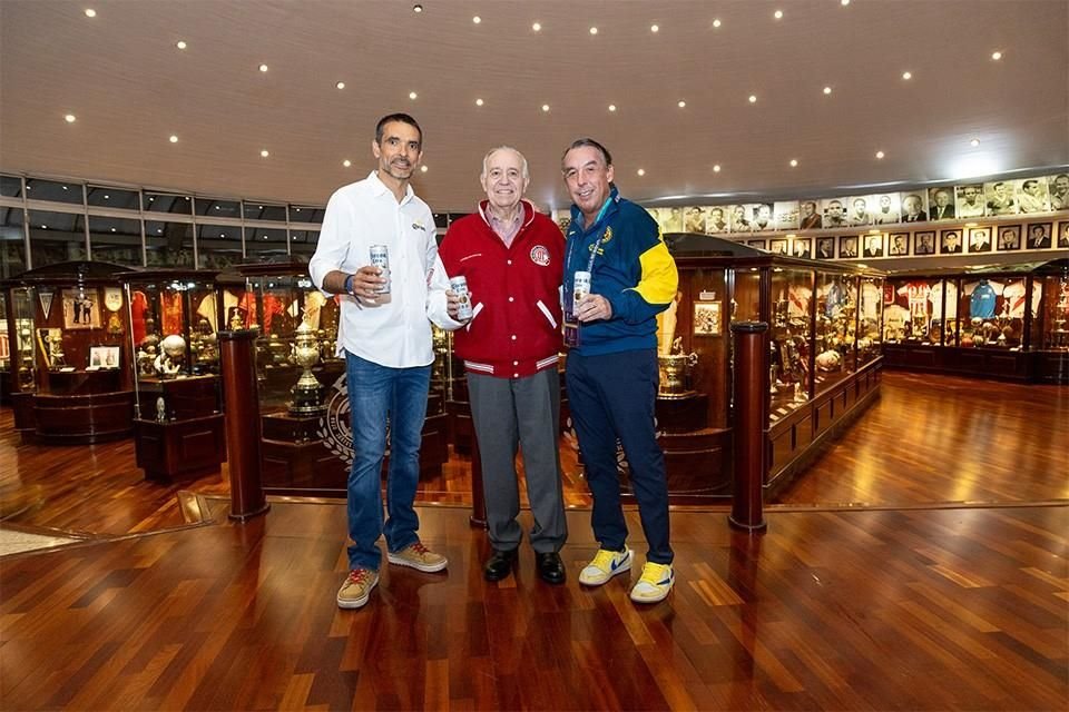 Corona y el fútbol unen a Diez, Azcárraga y Cocenzo