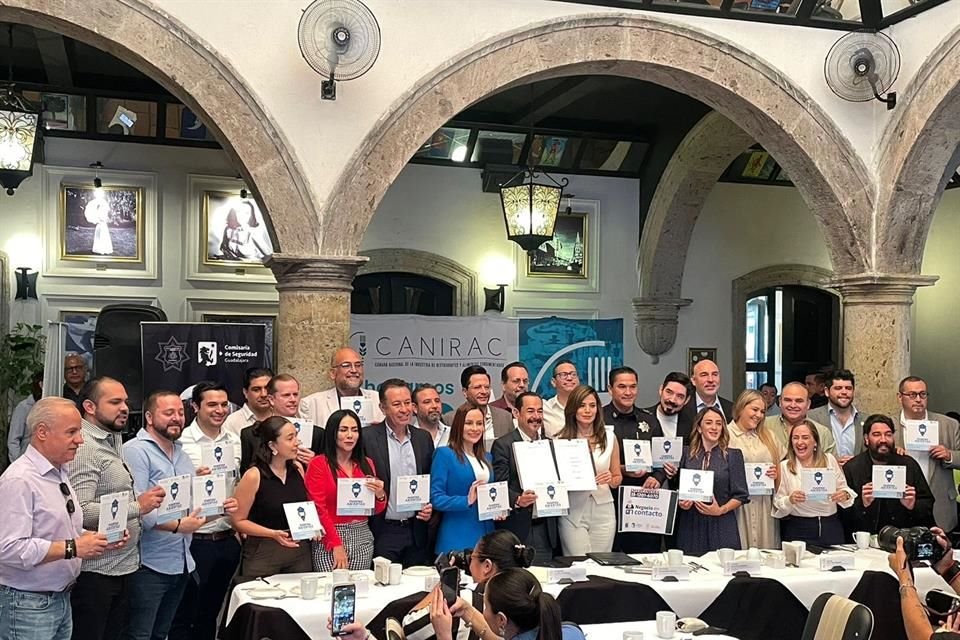 Los objetivos del programa son trabajar la corresponsabilidad y además, dignificar y reconocer la labor de los policías.