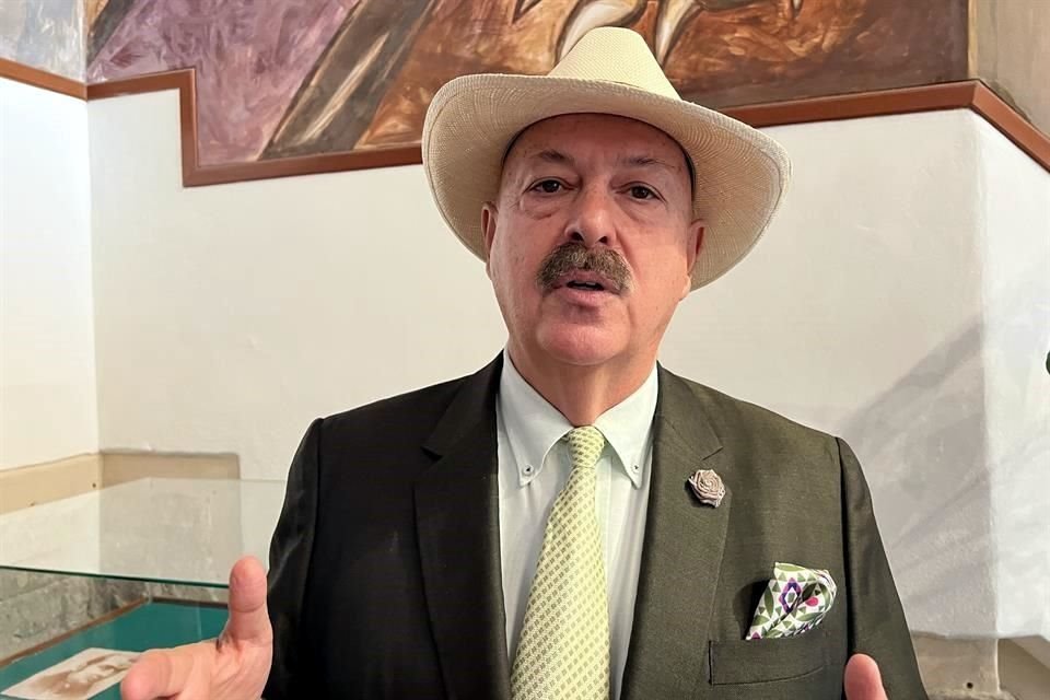 Sergio Miguel Martín Castellanos, diputado del PT, pretende realizar una exposición de canarios en el Congreso de Jalisco.