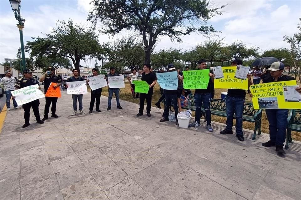 Los manifestantes fueron atendidos por un mando de la Ministerial y acordaron ir al lugar donde los habían citado para contratarlos, en la Colonia Riberas de Rancho Grande.