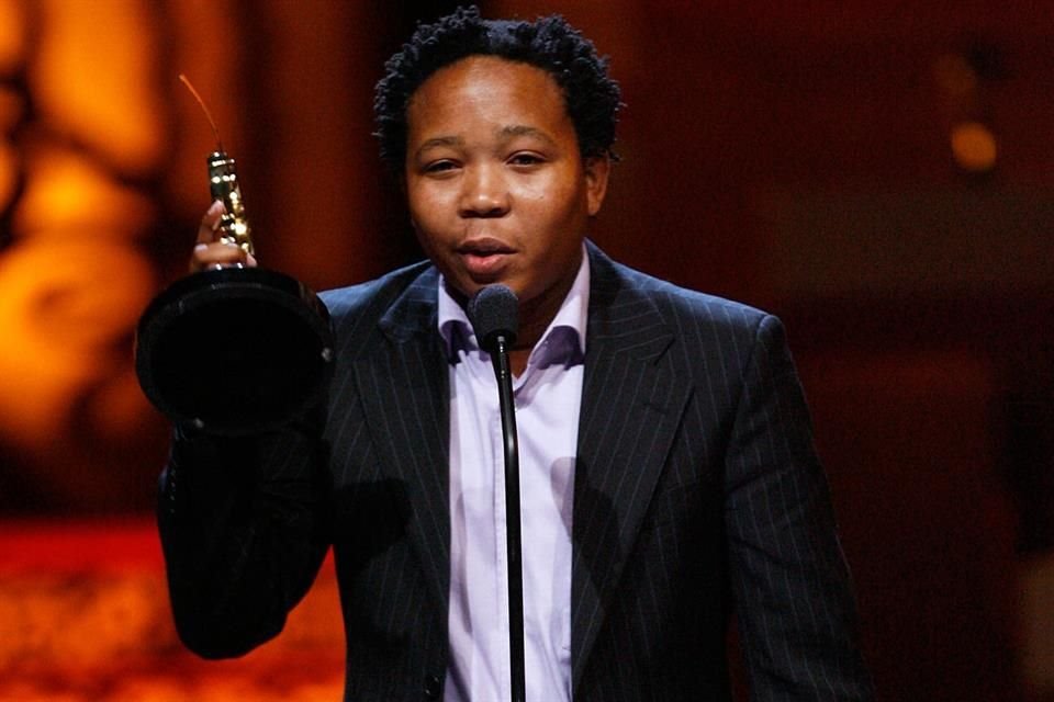 Presley Chweneyagae, estrella sudafricana de 'Tsotsi' y voz clave del cine africano, murió a los 40 años.