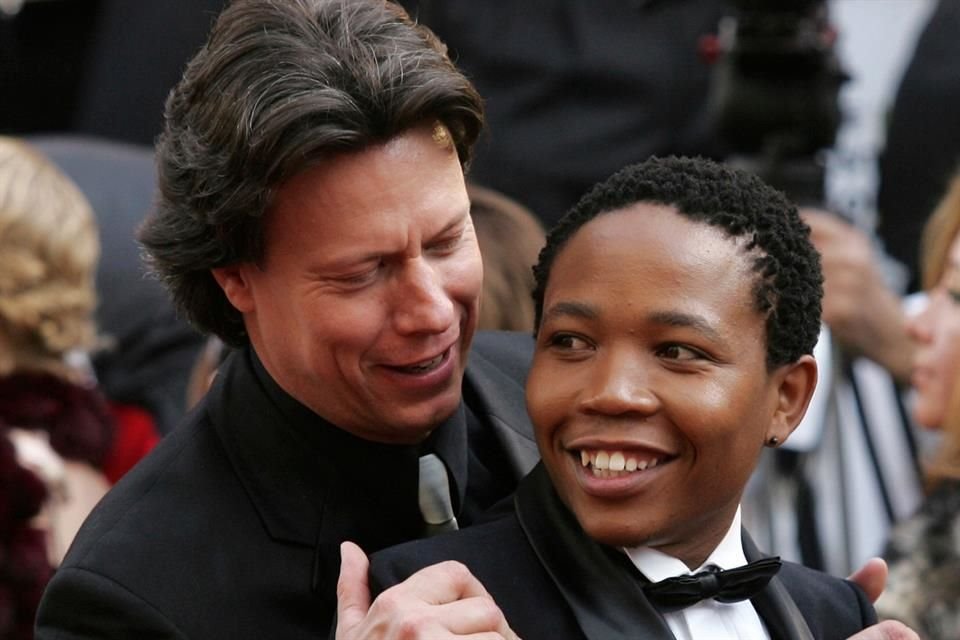 Presley Chweneyagae, estrella sudafricana de 'Tsotsi' y voz clave del cine africano, murió a los 40 años.