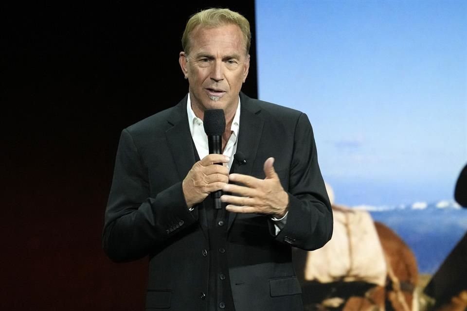 Una doble de riesgo que trabajó con Kevin Costner en la cinta 'Horizon 2' demandó al actor por una escena de abuso sexual improvisada.