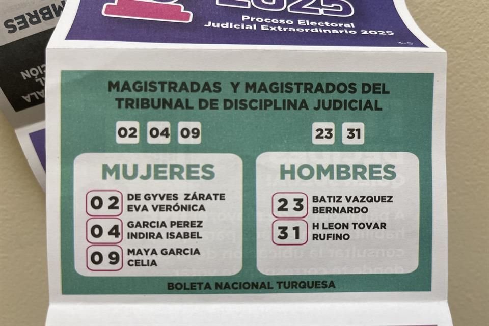 Trípticos han sido repartidos tanto en físico como en digital.