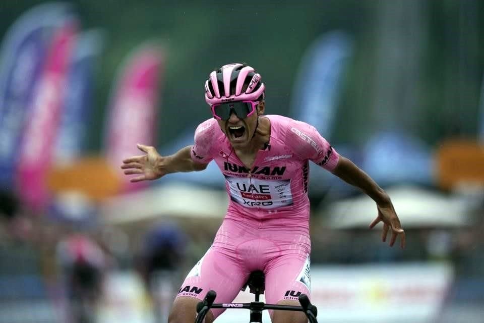 Del Toro acecha el triunfo del Giro 2025.