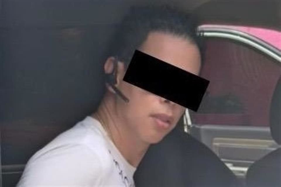 El detenido habría exhibido a una menor de edad en sitios web para adultos.