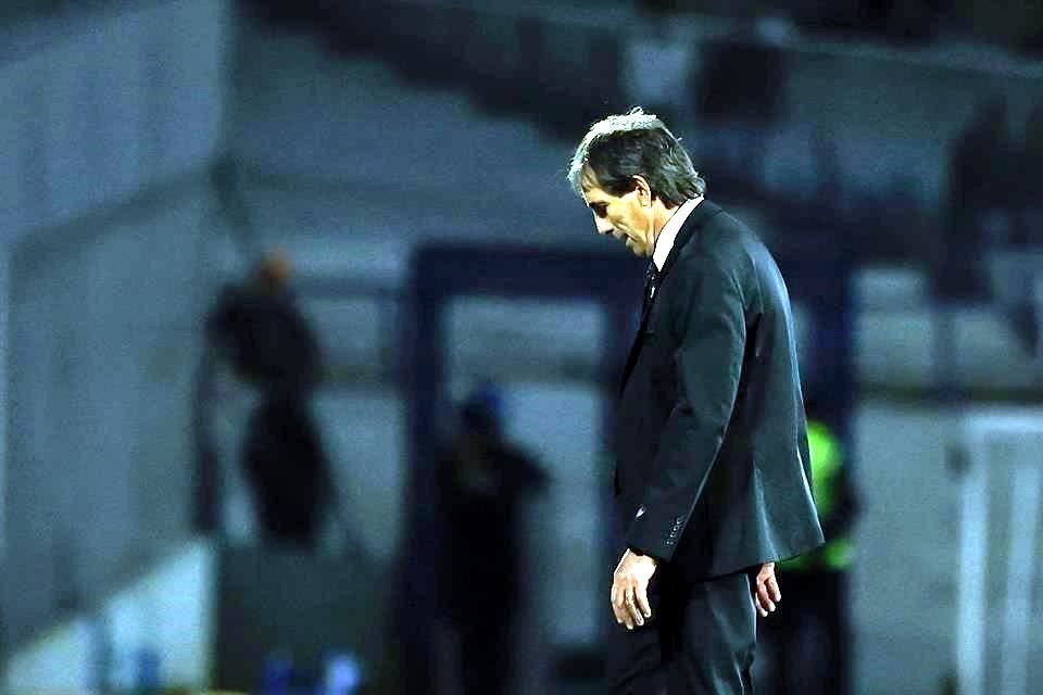 Guillermo Almada ahora podría llegar al banquillo de Cruz Azul.