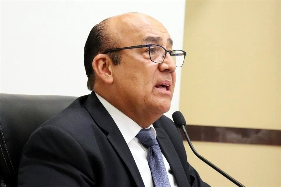 Luis Zamora Cobián, presidente del Consejo Local del INE en Jalisco.