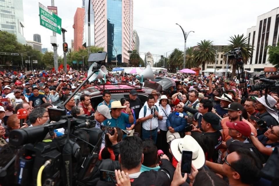 Líderes de la CNTE se dijeron inconformes por propuestas federales tras cinco horas de reunión en la Segob.