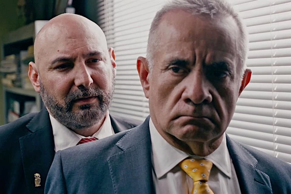 El director Luis Ayhllón, de la mano de TV UNAM, adapta al cine su obra de teatro 'Partida', sobre dos amigos humillados por su jefe.