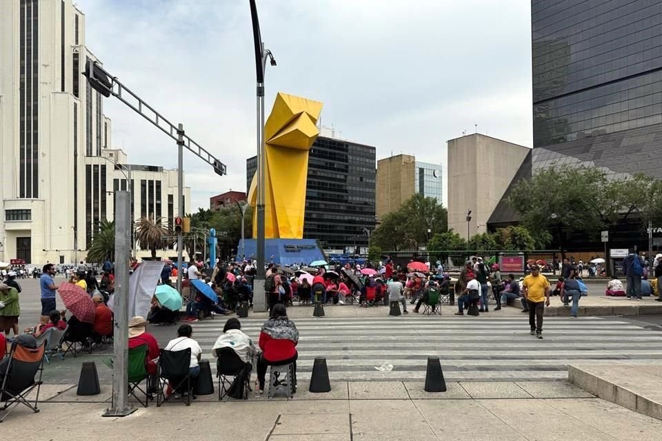 El bloqueo a la altura del Caballito, donde convergen Reforma, Bucareli y Juárez.