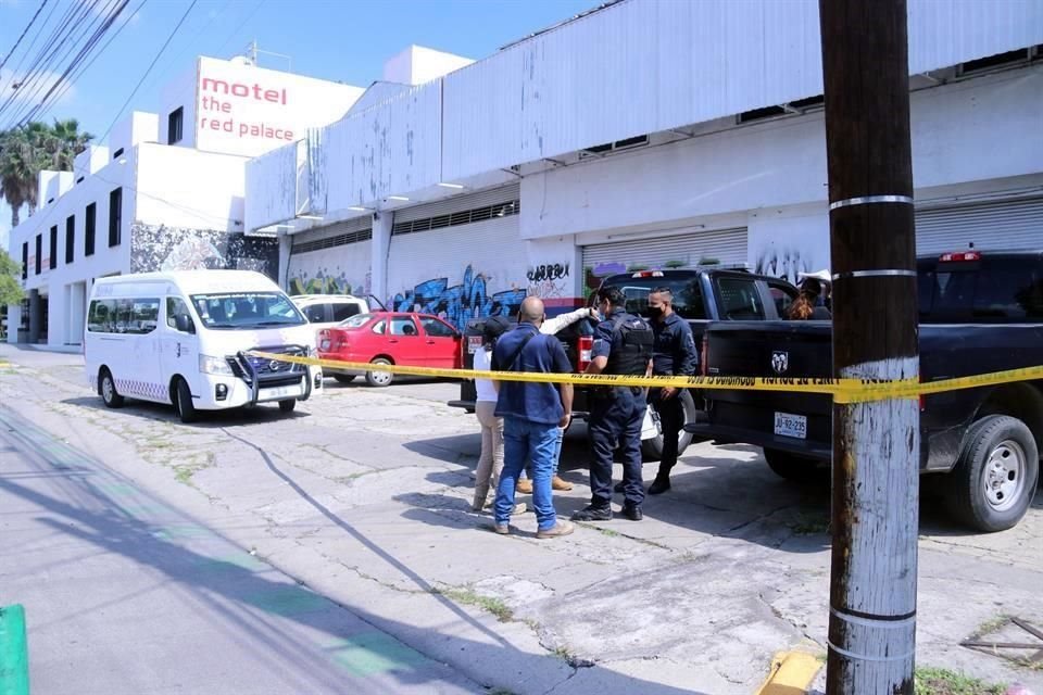 La mujer presentaba lesiones y estaba confundida.