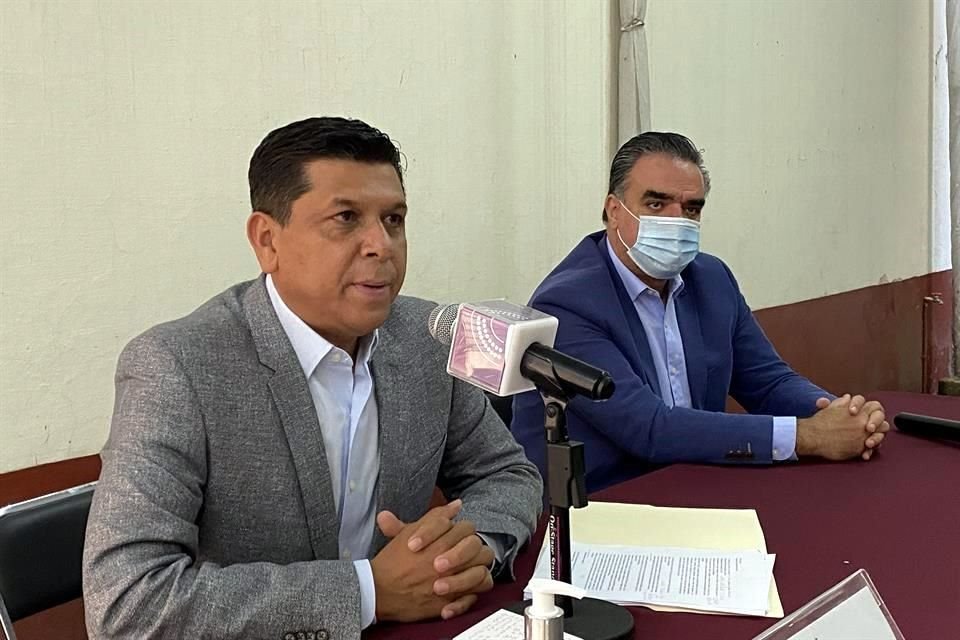 Diputados del PAN encabezados por Gustavo Macías, impulsan reforma para que el Instituto de Justicia Alternativa medie en conflictos laborales de entes públicos.