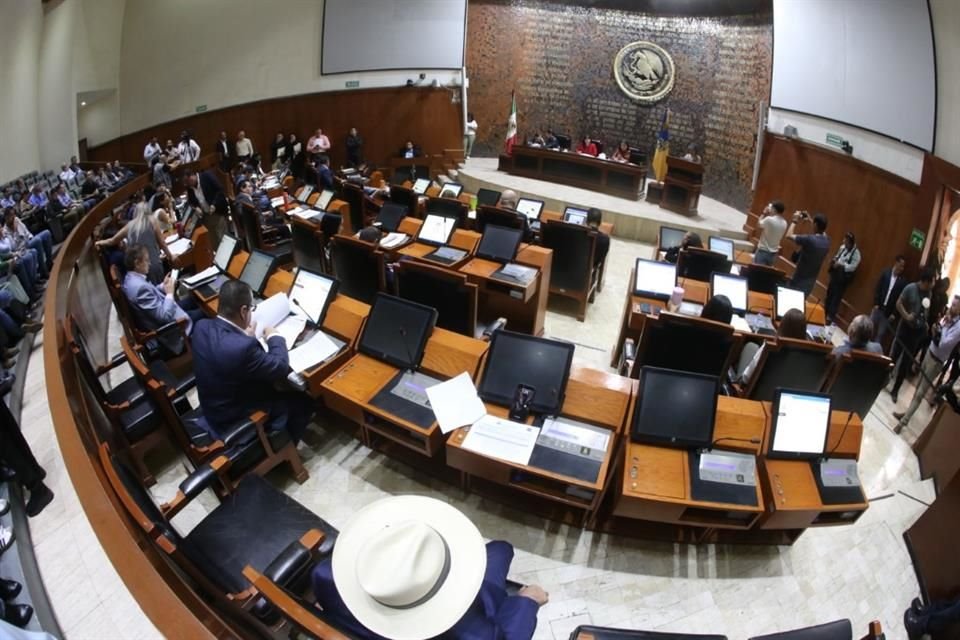 Morena pretendía que el Congreso local requiriera al Gobernador de Jalisco ordenar auditoría externa al Ipejal, pero Oposición lo rechazó.