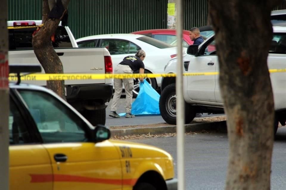 Carlos murió con una herida de bala en el tórax y otra en la pelvis.