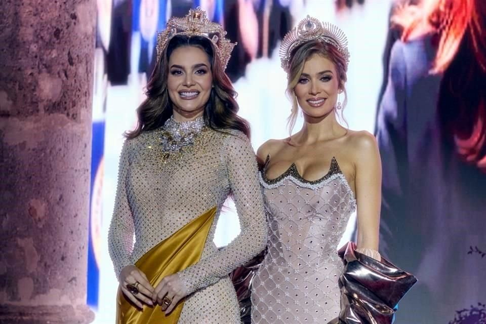 María Fernanda Beltrán (izq.), ganadora de Miss Universo México 2024, y Yoana Gutiérrez, representante de Jalisco.