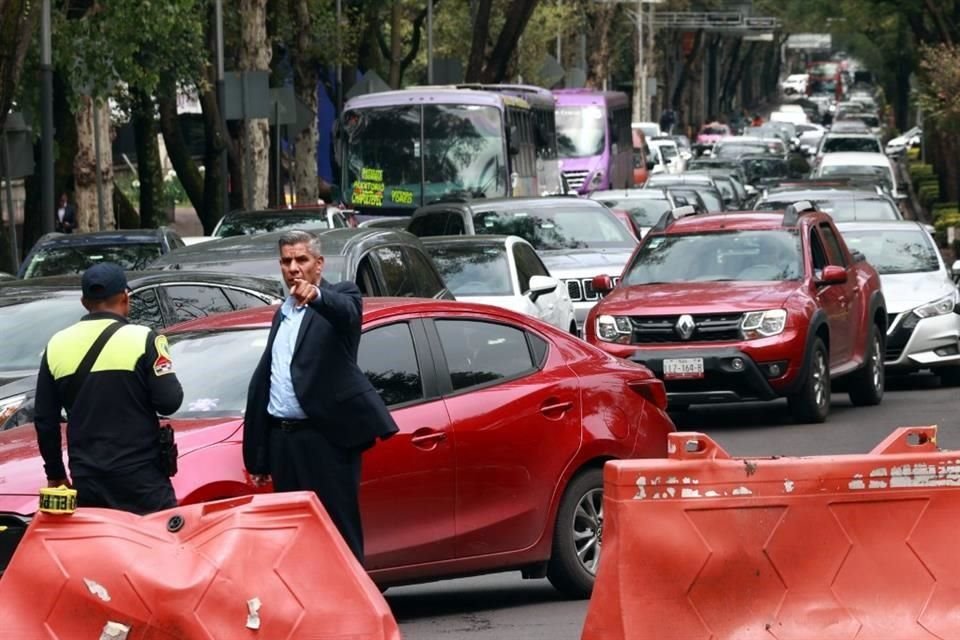 Aspecto de las afectaciones provocadas en Paseo de la Reforma por los bloqueos de la CNTE.