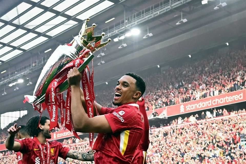 El jugador llega como campeón de la Premier.