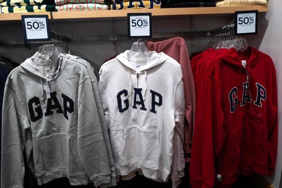 La fuerte reacción del mercado a los pronósticos de Gap Inc subraya la complejidad que enfrentan las empresas al navegar los rápidos cambios en la política comercial estadounidense.